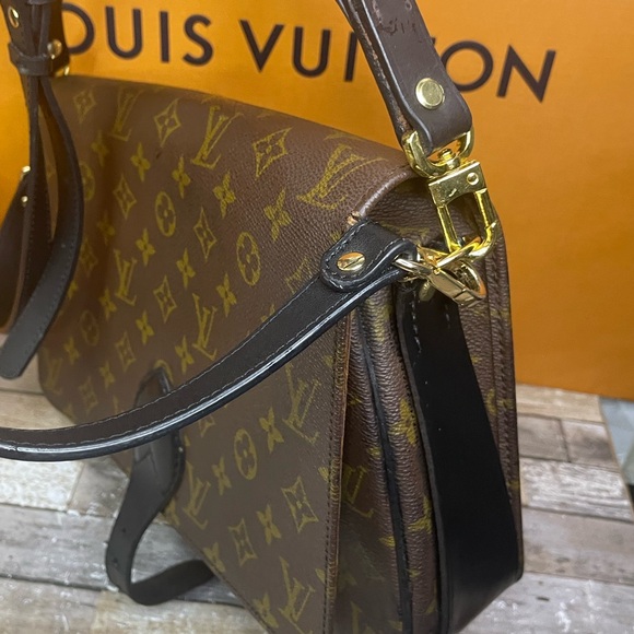 Louis Vuitton Cartouchiere and Wallet - Picture 7 of 14